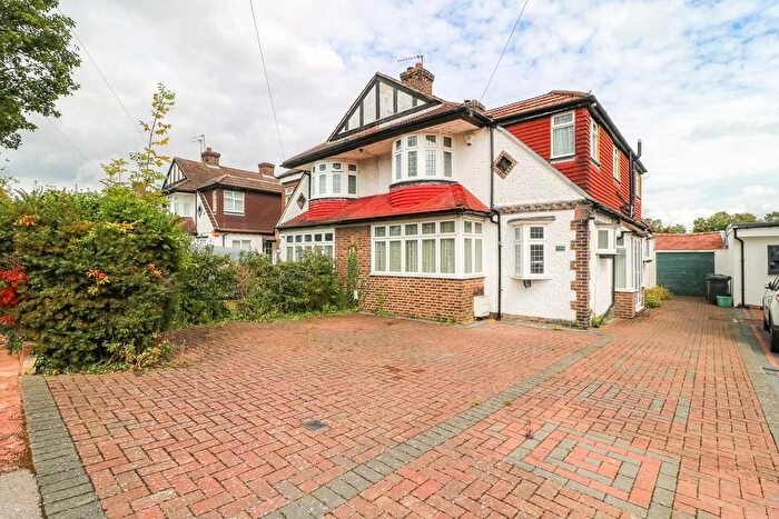 4 Bedroom Semi Detached House To Rent In Eden Way, Beckenham, BR3
