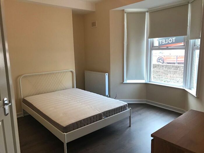 2 Bedroom Flat To Rent In Warwick Street, Newcastle Upon Tyne, NE6