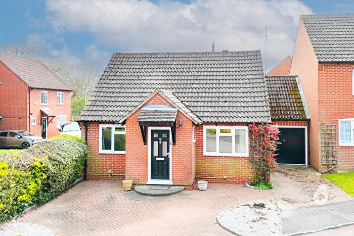 2 Bedroom Detached Bungalow For Sale In Faygate Way, Lower Earley, RG6