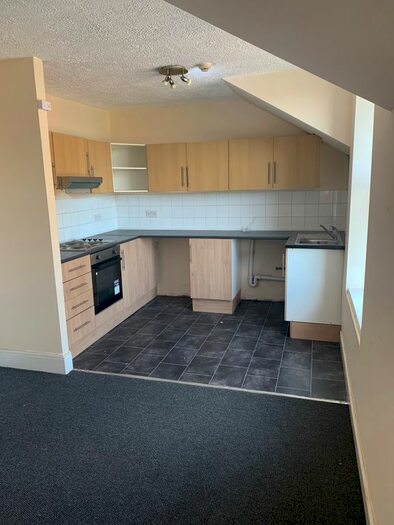 2 Bedroom Flat To Rent In Balmoral Road, Morecambe, LA3