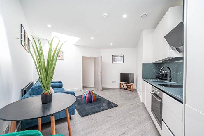 1 Bedroom Flat To Rent In Finchley Road, West Hampstead, London, NW3