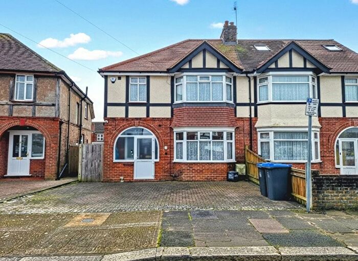 3 Bedroom Semi-Detached House For Sale In Livesay Crescent, Worthing, BN14