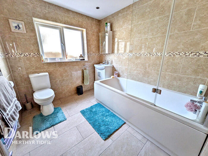 3 Bedroom Detached Bungalow For Sale In Pleasant View, Treharris, CF46