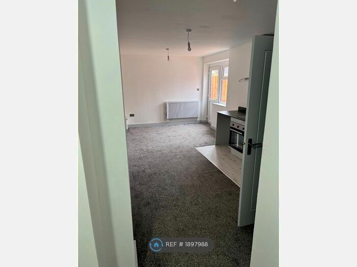 Studio To Rent In St. James Lane, Coventry, CV3