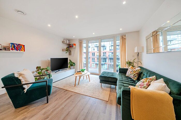 2 Bedroom Flat For Sale In Gaumont Place, Streatham Hill, London, SW2