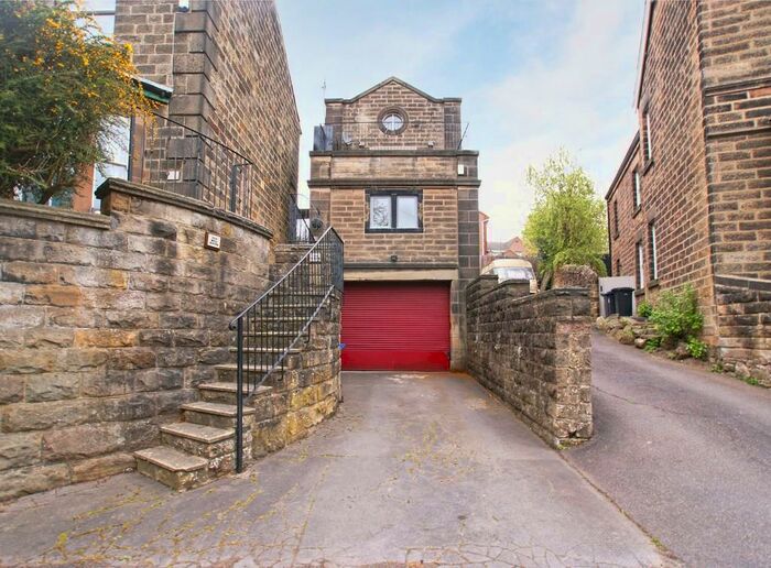 3 Bedroom Detached House To Rent In Smedley Street East, Matlock, DE4