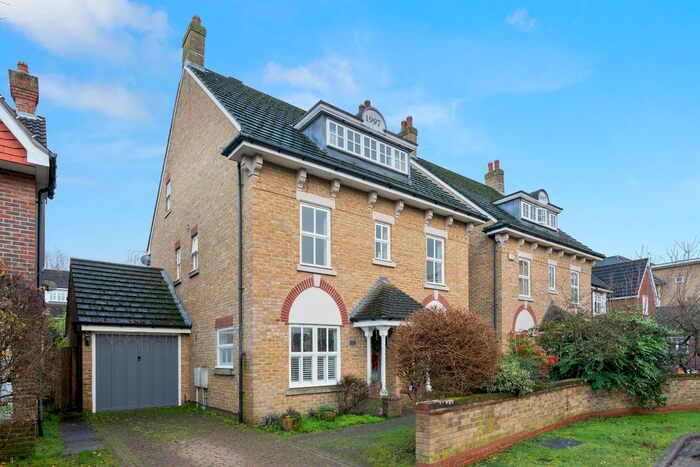 5 Bedroom Detached House To Rent In Hayward Road, Thames Ditton, KT7