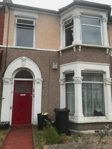 2 Bedroom Flat To Rent In Lansdowne Road, Ilford, IG3