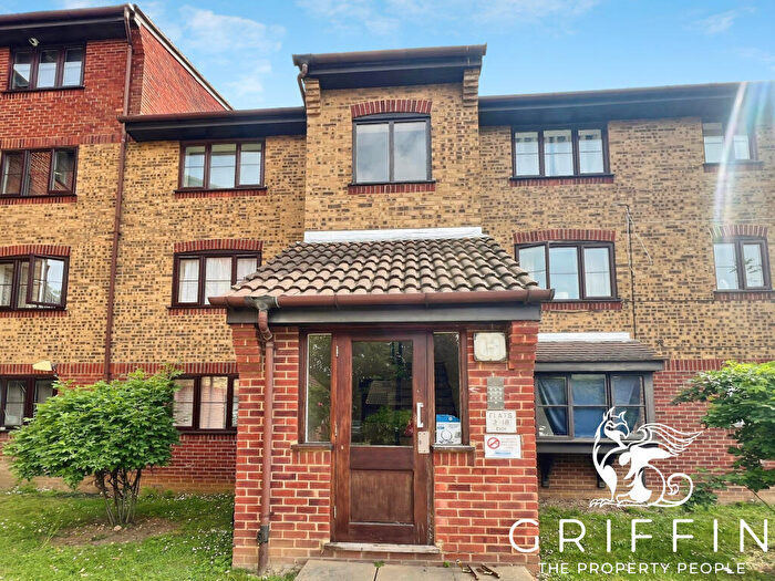 1 Bedroom Flat To Rent In Conway Gardens, Grays, RM17