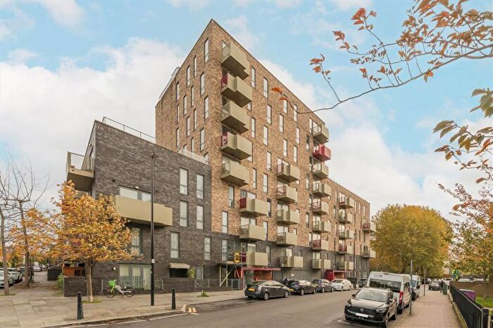 1 Bedroom Flat For Sale In White Horse Lane, Stepney Green, E1