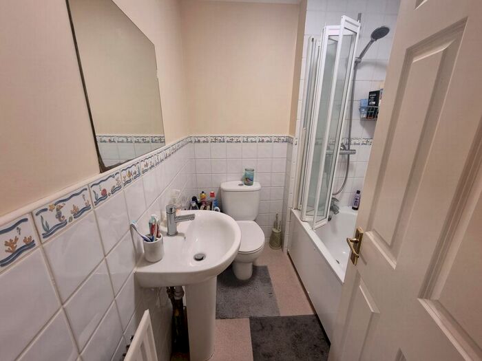Studio To Rent In Hale Lane, Mill Hill, NW7
