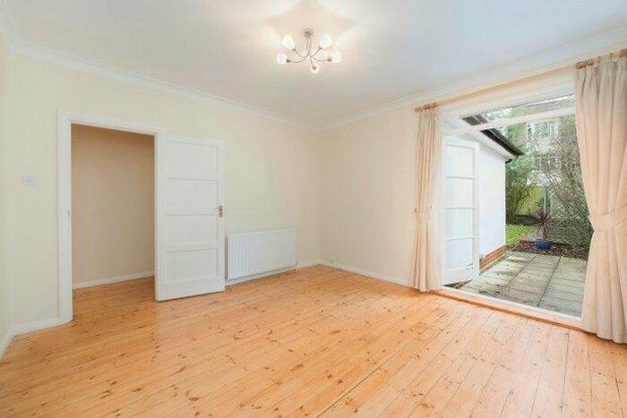 3 Bedroom Bungalow To Rent In Bolton Road, Chiswick, W4