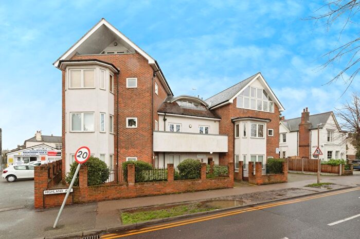2 Bedroom Flat For Sale In Highland Avenue, Essex, CM15