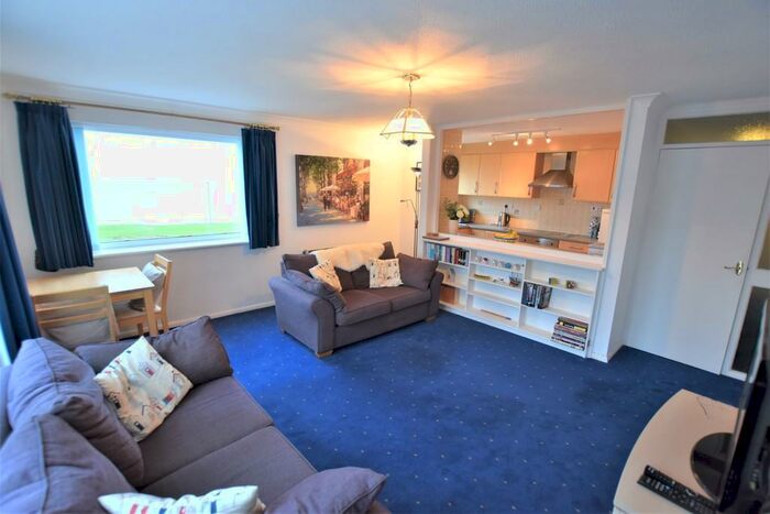 2 Bedroom Apartment To Rent In Alfred Road, Cromer, NR27