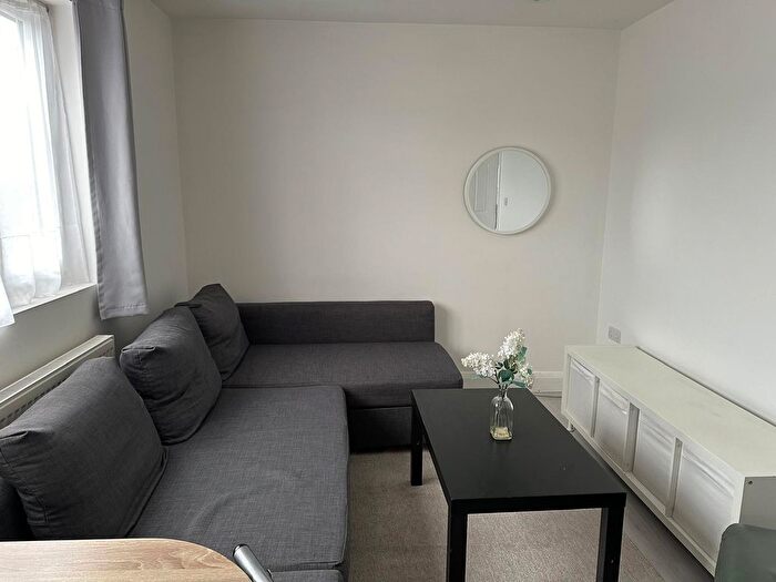 1 Bedroom Flat To Rent In Watford Way, London, NW4