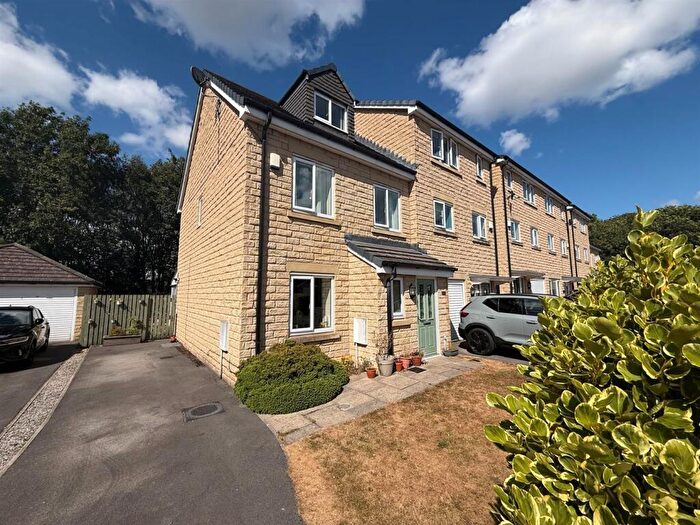 4 Bedroom Semi-Detached House For Sale In Cyprus Gardens, Thackley, Bradford, BD10