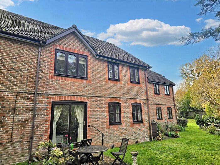 2 Bedroom Apartment For Sale In Spring Meadows, Midhurst, West Sussex, GU29