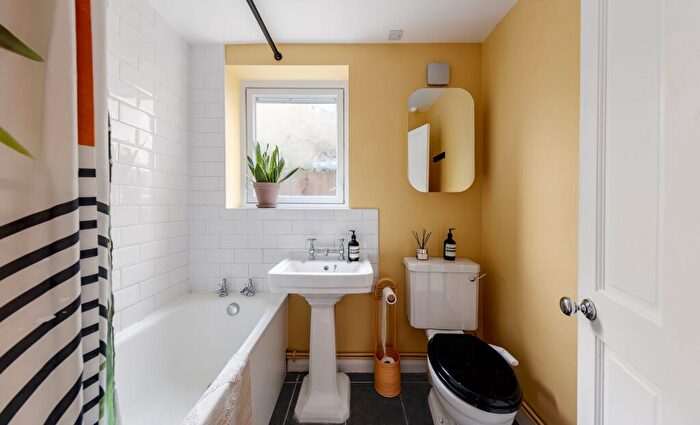 1 Bedroom Flat To Rent In Wrigglesworth Street, London, SE14