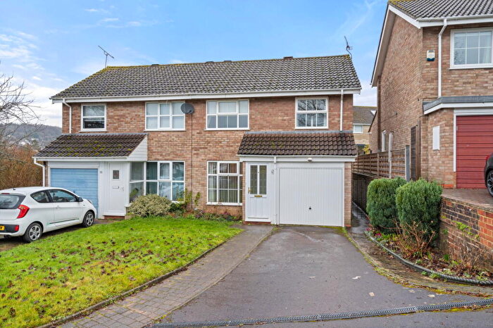 3 Bedroom Semi-Detached House For Sale In Bearlands, Wotton-under-edge, GL12