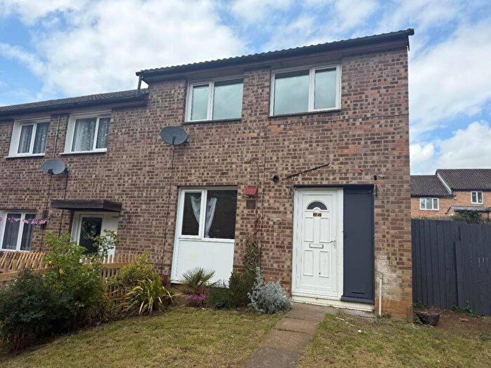 3 Bedroom End Of Terrace House To Rent In Maidencastle, Northampton, NN3