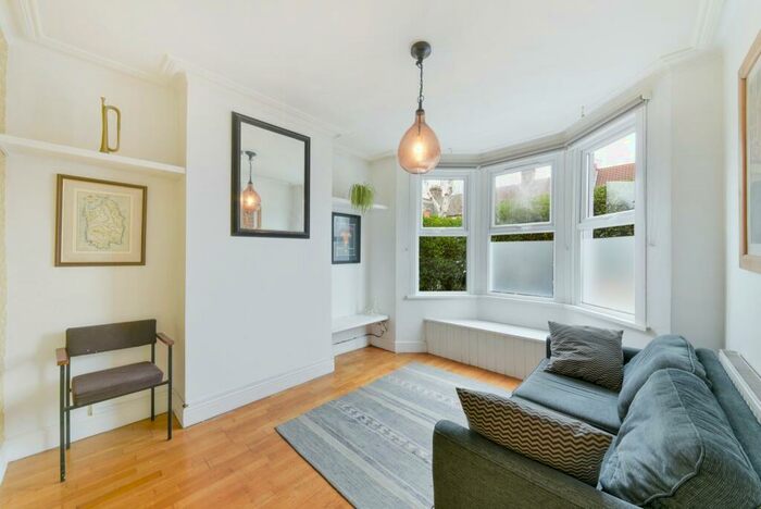 2 Bedroom Terraced House To Rent In Winns Avenue, Walthamstow, London, E17