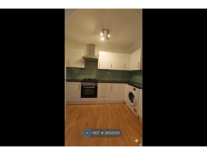 1 Bedroom Flat To Rent In Beulah Hill, London, SE19
