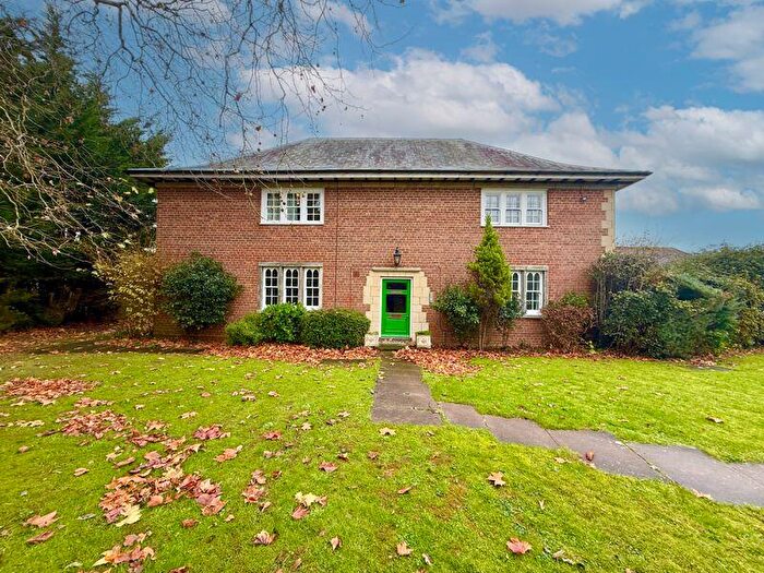 2 Bedroom Flat For Sale In Burnhams Field, Weston Turville, HP22