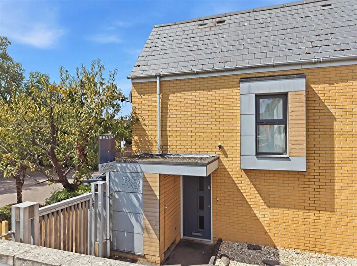 2 Bedroom End Of Terrace House For Sale In Magnetic Crescent, Enfield, EN3