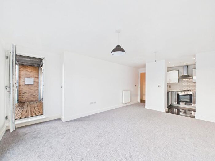 2 Bedroom Flat For Sale In Hammonds Drive, Peterborough, PE1