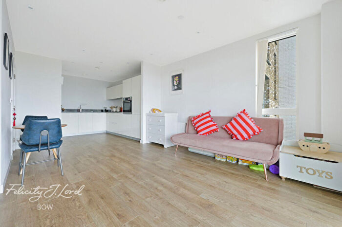 1 Bedroom Flat For Sale In Madeira Street, London, E14