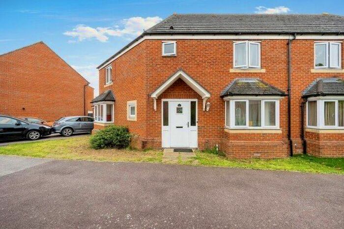 3 Bedroom Property To Rent In Crowe Road, Bedford, MK40