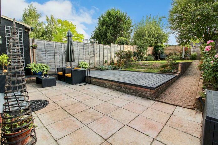 2 Bedroom Semi-Detached House For Sale In Water Road, Reading, RG30