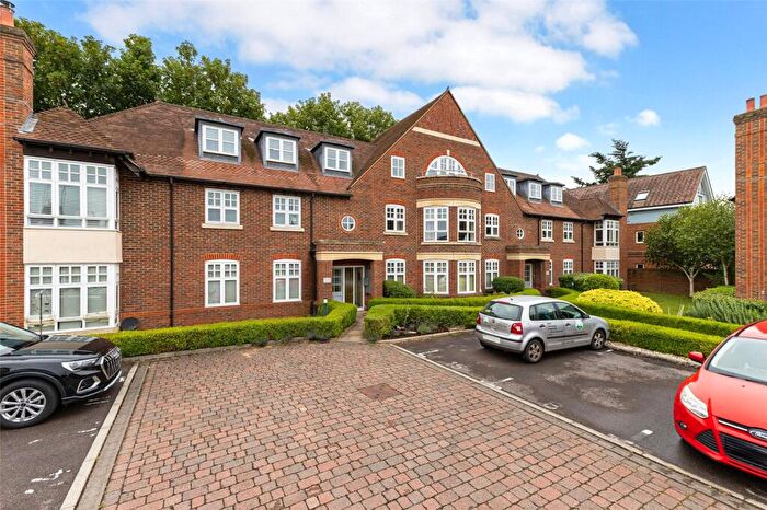 2 Bedroom Apartment For Sale In Saxon Place, Pangbourne, Reading, Berkshire, RG8