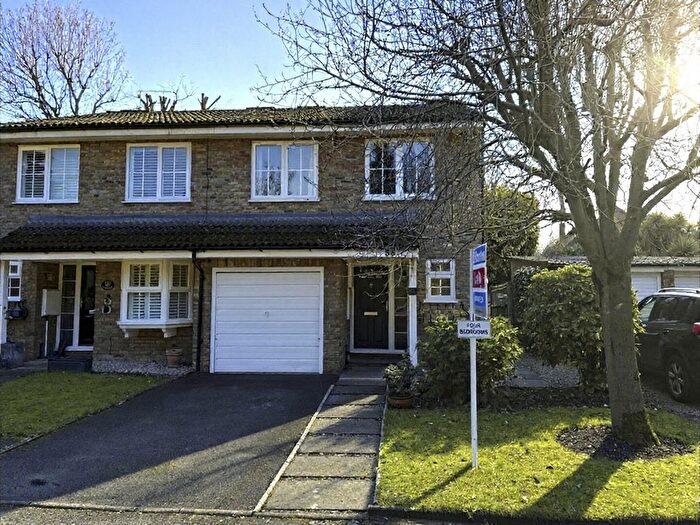 4 Bedroom Semi-Detached House To Rent In Guards Club Road, Maidenhead, Berkshire, SL6