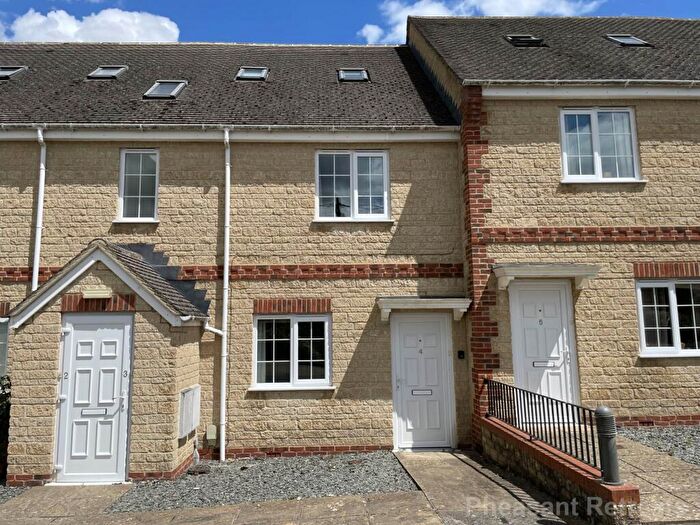 1 Bedroom Flat To Rent In Willoughby Fields, Witney, OX29