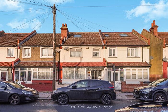 4 Bedroom Terraced House For Sale In Penshurst Road, Thornton Heath, CR7
