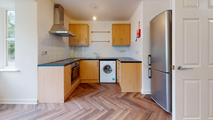 2 Bedroom Property To Rent In Flat, St Michael's Lane, LS6