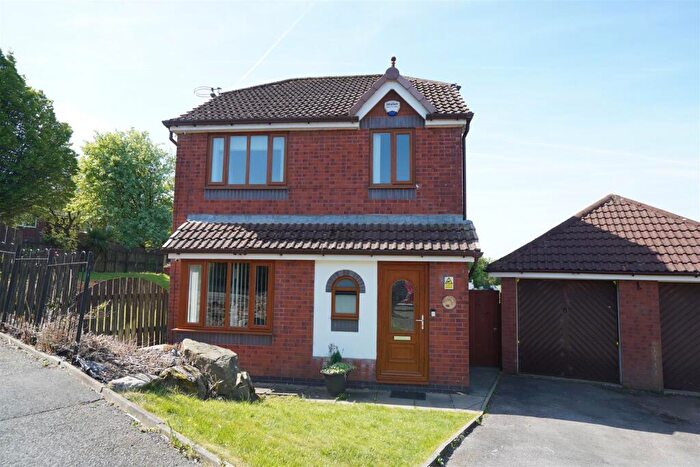 3 Bedroom Detached House For Sale In Gresley Avenue, Horwich, Bolton, BL6