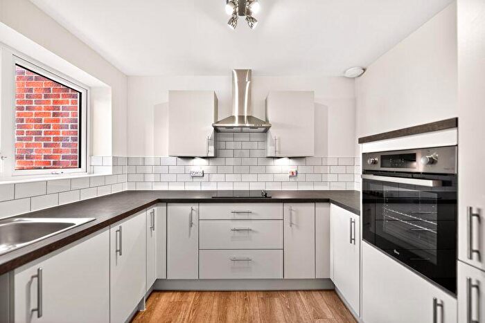 1 Bedroom Flat For Sale In Dreton Lodge, Havant Road, Drayton, PO6