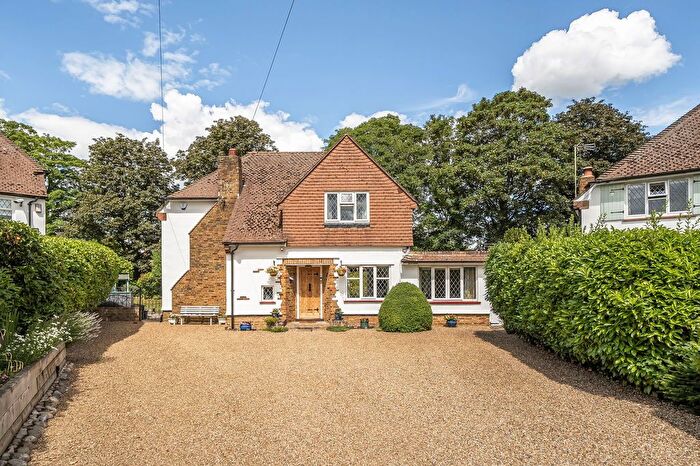 4 Bedroom Detached House For Sale In Vyners Way, Ickenham, UB10