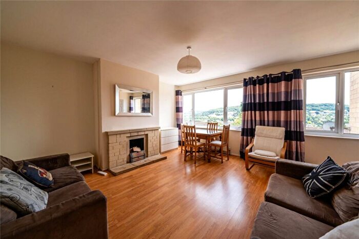 4 Bedroom Terraced House To Rent In Alpine Gardens, BA1