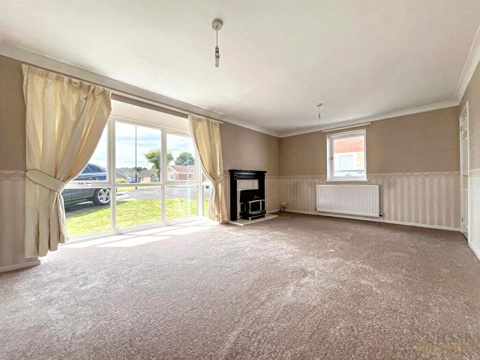 3 Bedroom Semi-Detached House For Sale In Bede Burn View, Jarrow, NE32