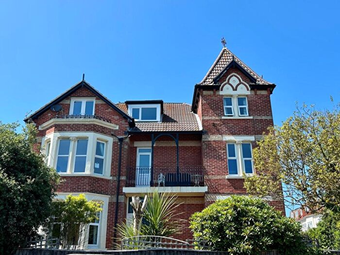 2 Bedroom Apartment For Sale In Burnaby Road, Alum Chine, BH4