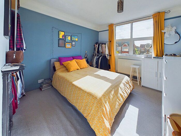2 Bedroom Terraced House For Sale In Cross Road, Southwick, Brighton, BN42