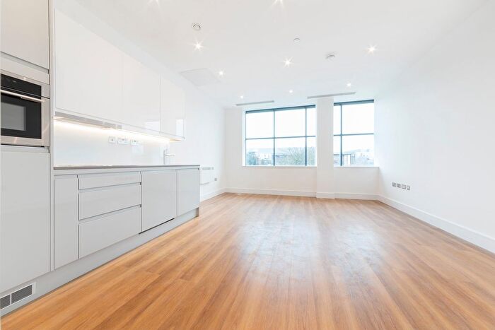 2 Bedroom Flat To Rent In Atria House, Bath Road, Slough, London, SL1