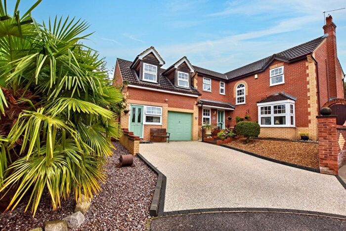 5 Bedroom Detached House For Sale In Primula Close, Northampton, NN3