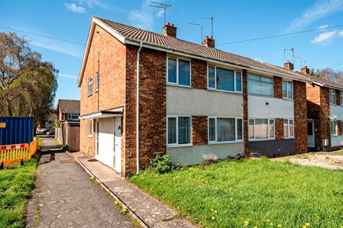 2 Bedroom Apartment For Sale In Nash Close, Keynsham, Bristol, BS31