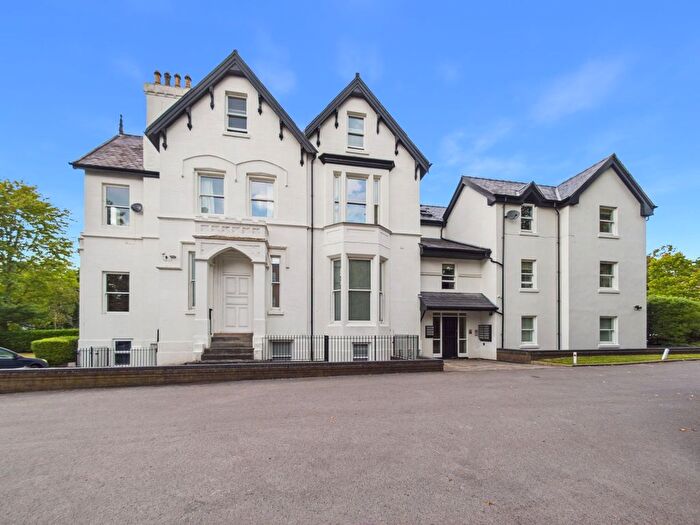 2 Bedroom Flat For Sale In Croxteth Road, Toxteth, Liverpool., L8
