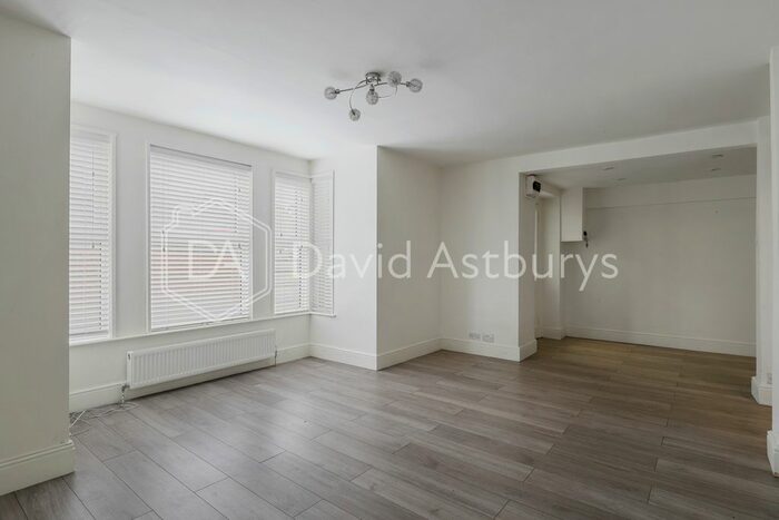 2 Bedroom Flat To Rent In Womersley Road, Crouch End, London, N8