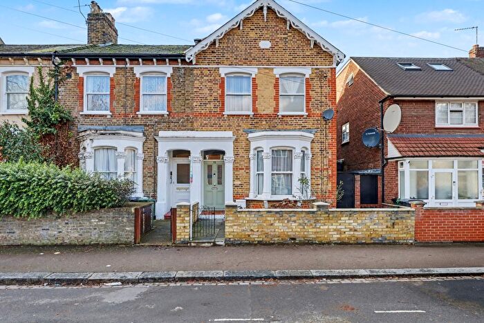 3 Bedroom Semi Detached House For Sale In Argyle Road, London, E15
